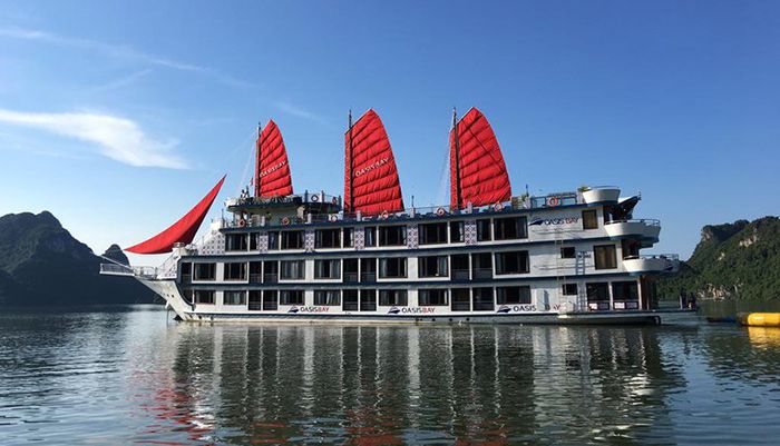 Oasis Bay Party Cruise